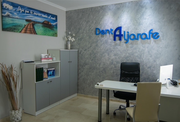 Recepción de la clínica Dentaljarafe